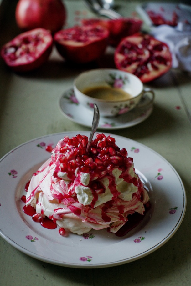 Manger with Mimi : Pomegranate Meringues